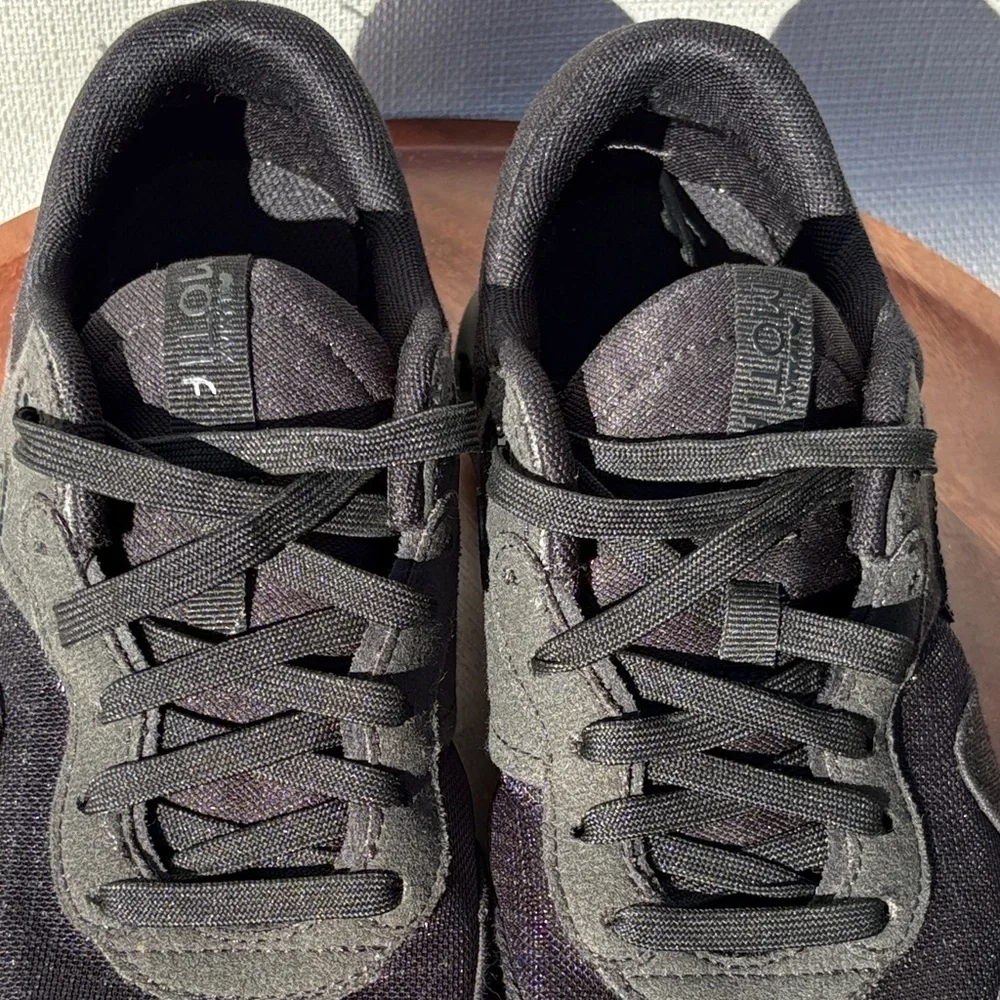 Nike these sneakers